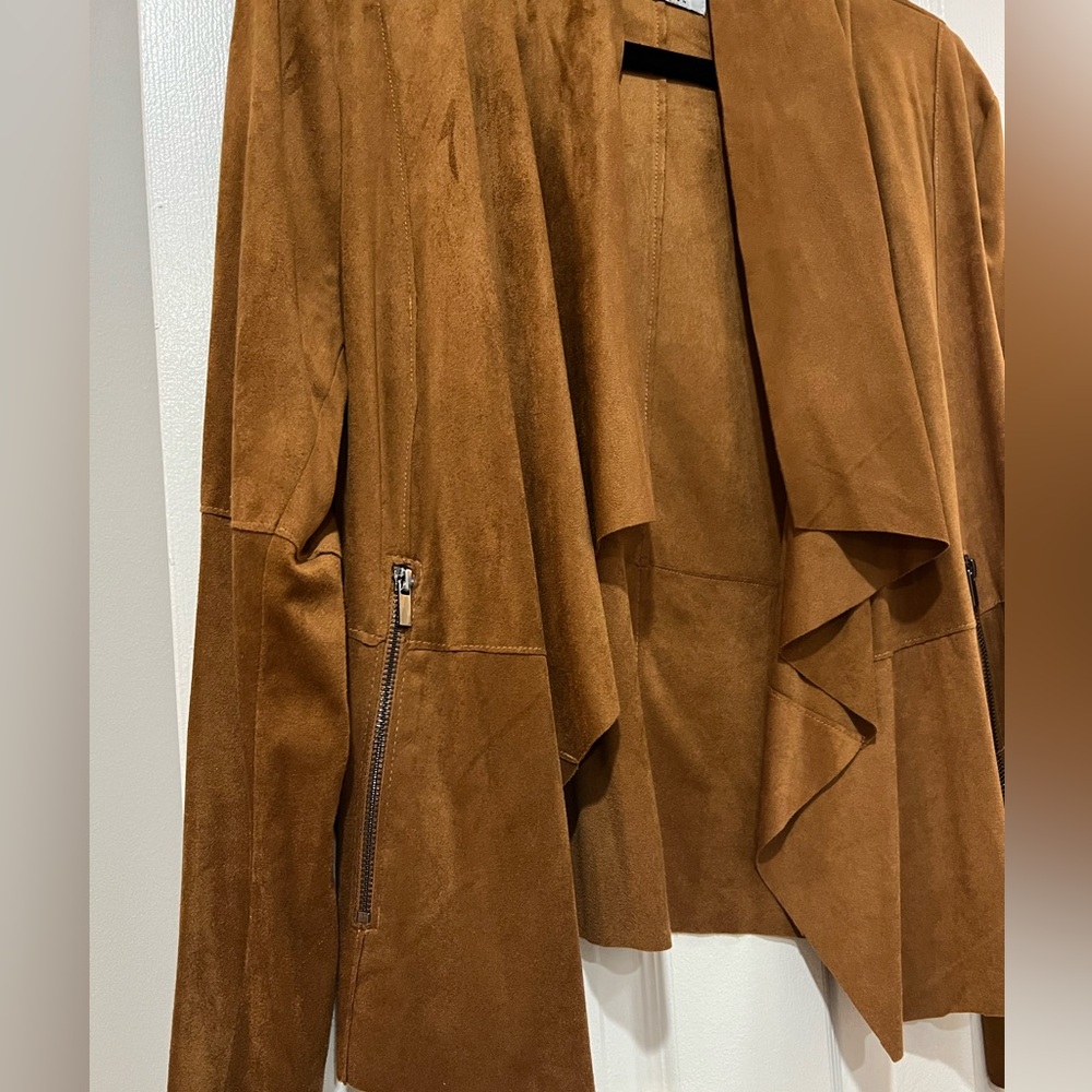 Beautiful like new Bagatelle suede jacket - Picture 3 of 5